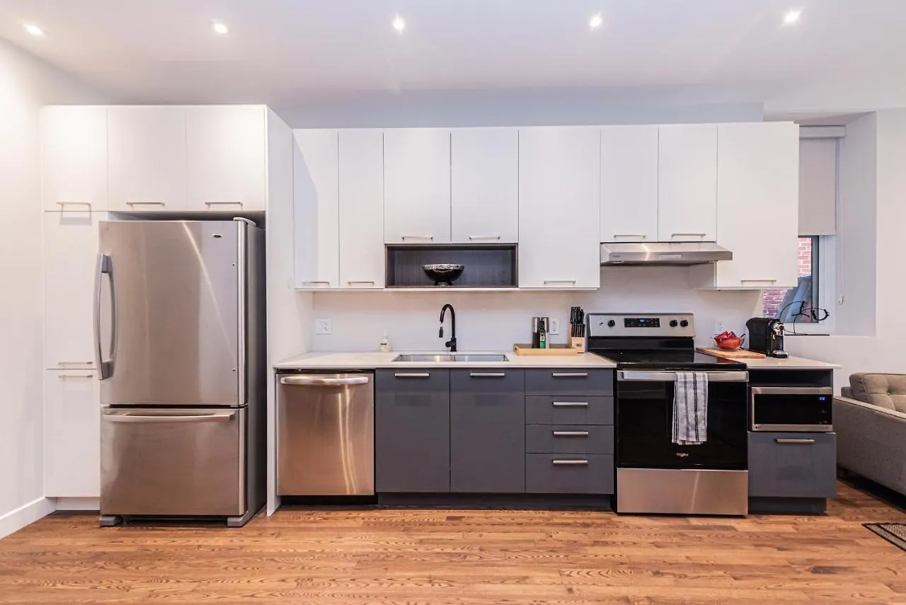 Apartment Vast And Perfectly Located 3 Bedroom Flat By Denstays Montreal